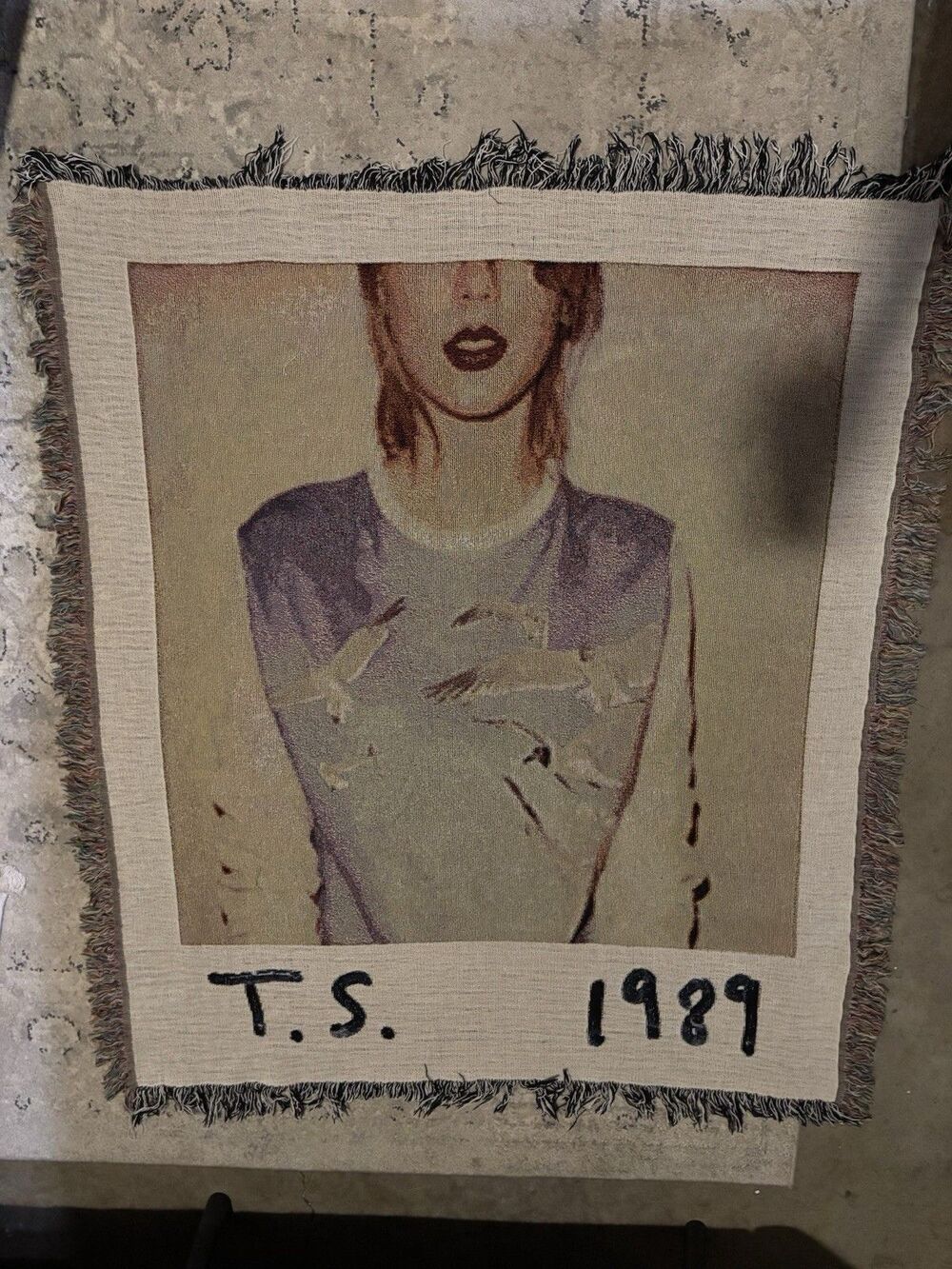 Taylor Swift 1989 Woven Fringed Throw Blanket Portrait Design Beige Multicolor